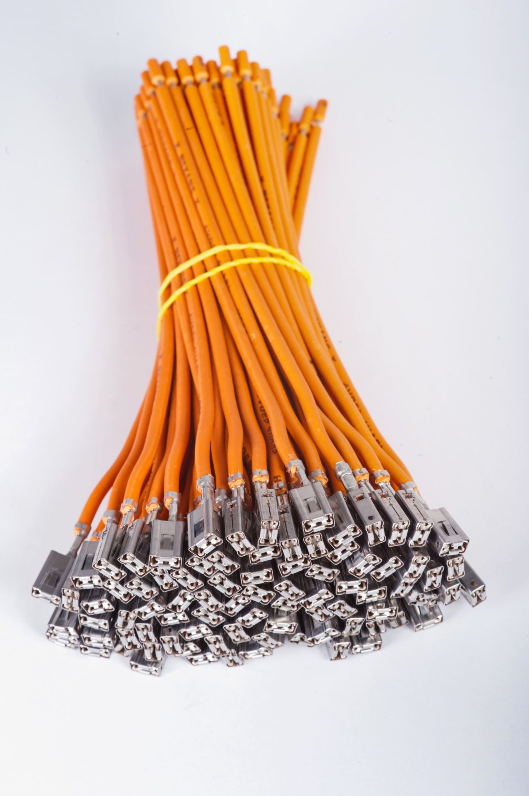 Wire harness at Fastron Hungária – cable processing (3)