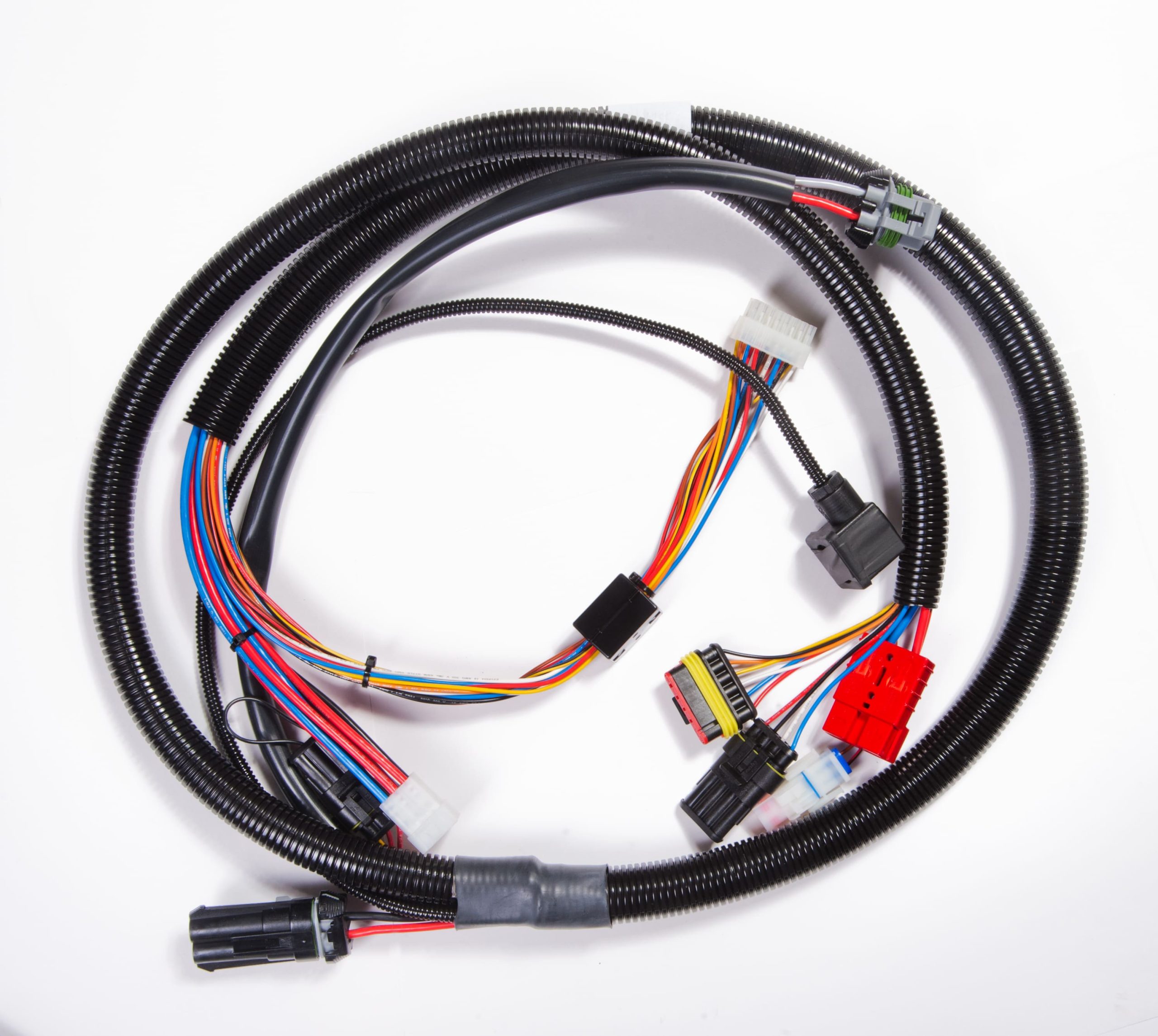 Crimping at Fastron Hungária – cable processing (2)
