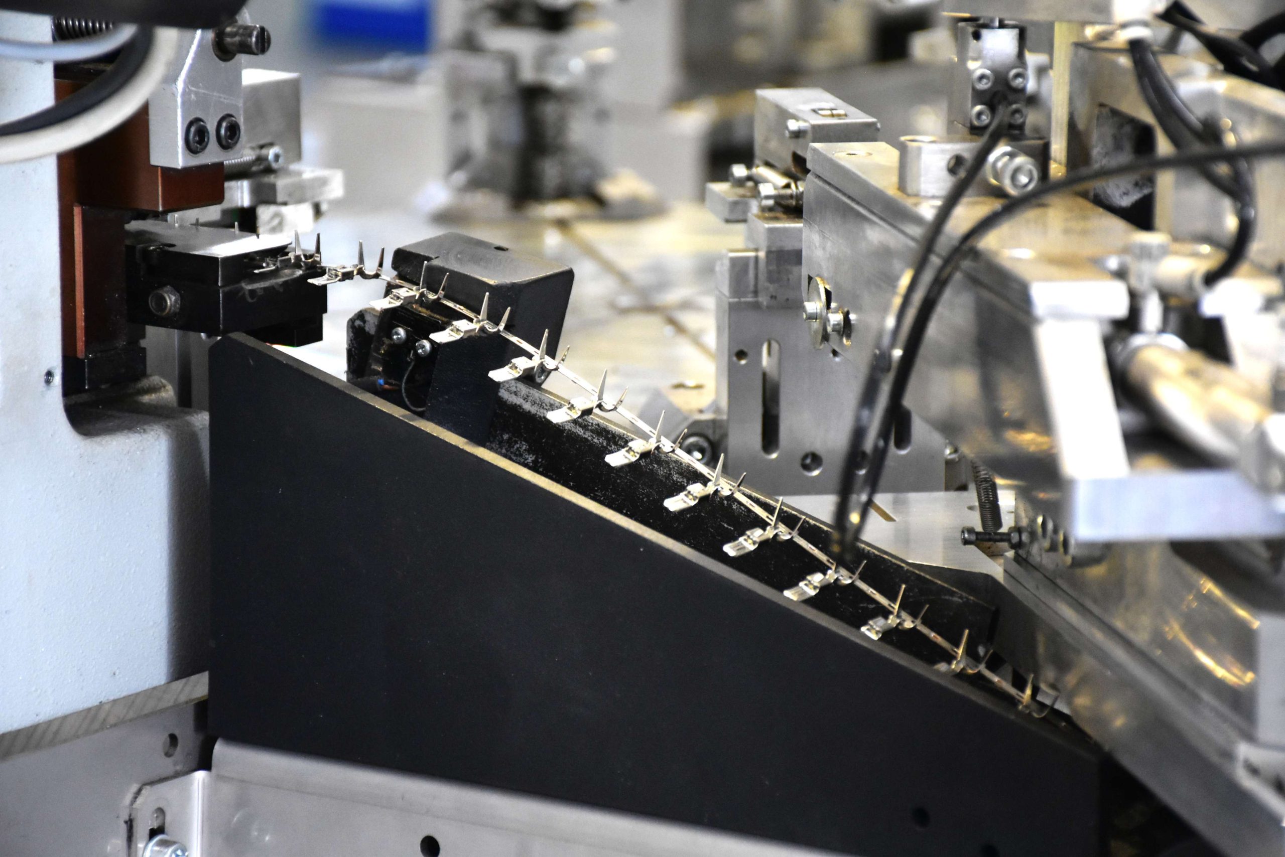 Connector assembly at Fastron Hungária – cable processing